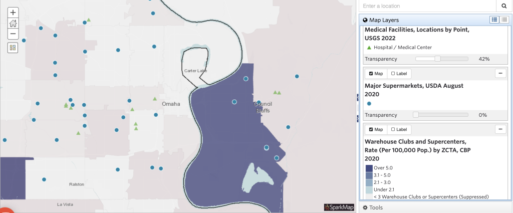 Map showing medical facilities, major supermarkets, and warehouse clubs in Omaha, NE